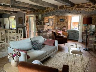 Maison pleine de charme située sur une zone touristique - Saint-Christophe-Vallon - 0