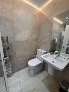 Giants Causeway-1bd Ap - Gold Short Term Stays - Belfast - 4