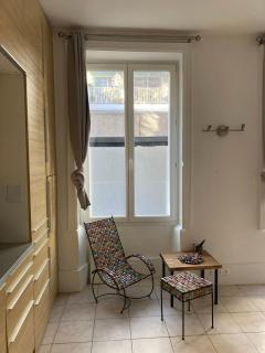 Intimate Studio near République - 6