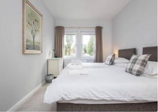 Mercury Holiday Homes - 2 Bedroom Hedgefield Apartment 41-Free Parking - 6