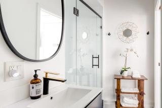 Sleek Luxury Studio with Patio LAX & Beach Access - 7