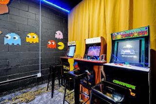 Waterfront Villa showcasing a theater, games room, and a private pool - 9