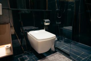 Luxury 2 bedroom Unit, Prime Location - 8