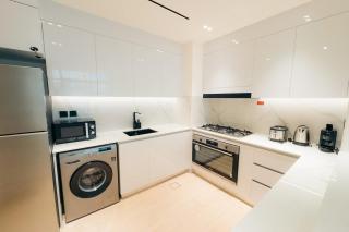 Luxury 2 bedroom Unit, Prime Location - 5