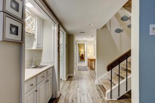 Nice large Pet Friendly 3 BR Townhome near Harbourtown Shops & Restaurants Sleeps 7 Big Kitchen - Hilton Head Island - 7
