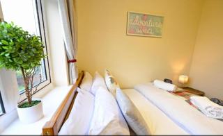 Private Bliss Near Luton Station - 2