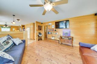 Maine Cottage Getaway, Close to Belfast & Hiking - 5