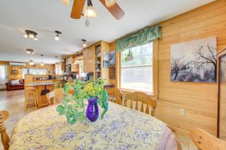 Maine Cottage Getaway, Close to Belfast & Hiking - 3