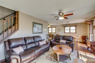 Ellijay Resort Cabin with Fire Pit, Decks, and Hot Tub - Ellijay - 7