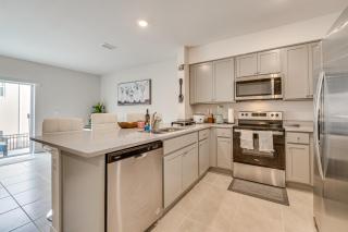 Davenport Home w/ Pool Access & Patio! - 2