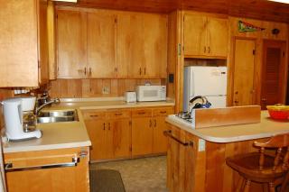 Cozy 2Br Retreat with Scenic Deck & Outdoor Dining - 7