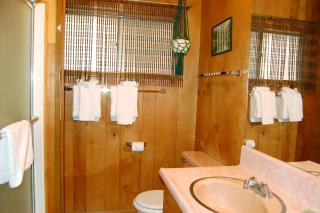 Cozy 2Br Retreat with Scenic Deck & Outdoor Dining - 6