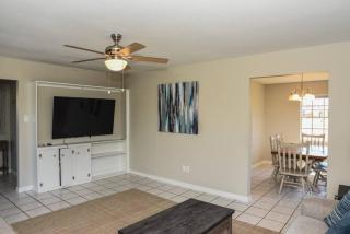 Classic Colonial Home near Main Street - Grand Bay - 7