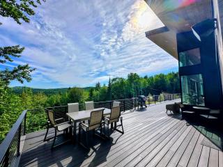 Stunning 4br Luxury Scandinavian style home with great views - 3