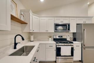 Fish, Swim and Golf Cozy Lake Tansi Retreat! - Crossville - 1