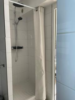 Studio climatisé plein centre ville 2ème ETAGE - 8