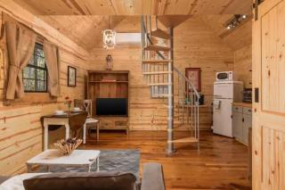 The Snug Nest Nestled in Canopy Woods - Menlo - 5
