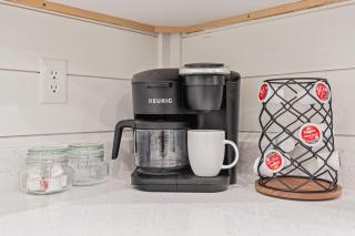 Brand New Luxury Rental on Oleander Unit B - 3