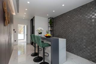 Luxury Lake-View Villa Karmen with Heated Pool, Private Spa & Sunset Terrace - 1