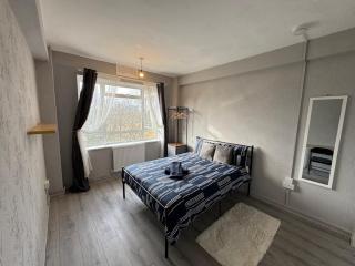 Huge 5 bedroom flat for 10 people 2 min away from Emirates Stadium Zone 2 - Londra - 0