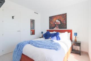4 Bed Villa - Sleeps 8 - Pool - Garden - Parking - 9