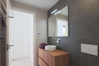 4 Bed Villa - Sleeps 8 - Pool - Garden - Parking - 8
