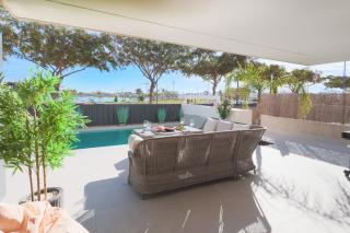 4 Bed Villa - Sleeps 8 - Pool - Garden - Parking - 2