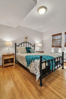 The Royal Villa by Granger Gardens - Ann Arbor - 7