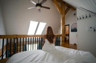 Cozy Log Cabin with Spa - 3 min of Tremblant - 6