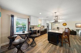 Simply Beachy - Seminole - 1