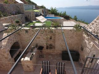 Mountain Stone Villa with pool - Stanići - 9