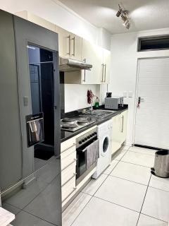 C-junction studio apartment - Windhoek - 1