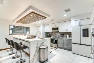 Modern Oasis with Outdoor Lounge in Houston! - Houston - 3