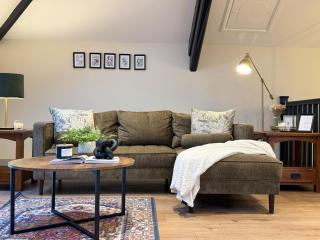 Converted Welsh Sunday School with Sea View & Garden on Anglesey - Dog Friendly - Amlwch - 9