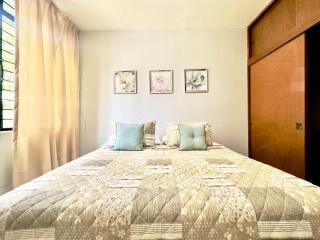 Villa by Centro Medico Occidente 3 br - 4