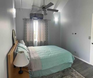 Caribbean Living Cottage near beach - Dickenson Bay - 4