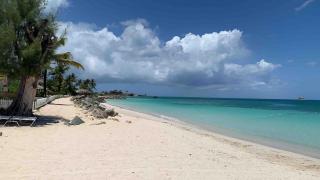 Caribbean Living Cottage near beach - Dickenson Bay - 1
