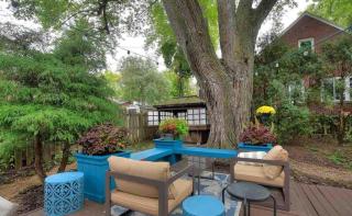 Peaceful Hillside Retreat Firepit & Spacious Yard - Omaha - 1