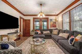Classic 4BR Bowery Hill Gem Near Top Spots - Omaha - 7