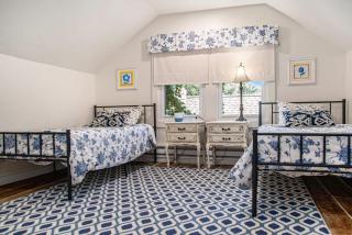 Classic 4BR Bowery Hill Gem Near Top Spots - Omaha - 2