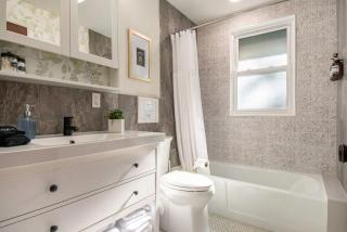 Classic 4BR Bowery Hill Gem Near Top Spots - Omaha - 1