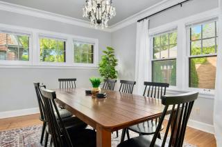 Elegant 3BR Oasis in Dundee Close to Downtown - Omaha - 9