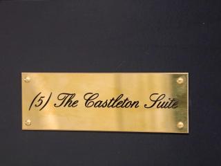 Castleton Suite - 8