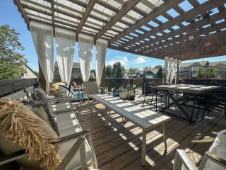 Relax in Style 5BR Home Hot Tub & Games - Omaha - 2