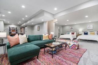 Relax in Style 5BR Home Hot Tub & Games - 8