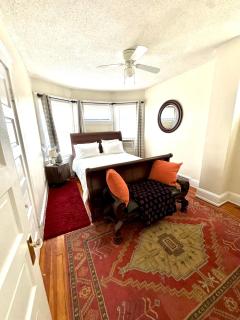 Cozy Home By University Circle VA,CC & Museum - 1