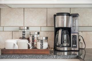 Benson's Cozy 3-BR Retreat with BBQ Grill - Omaha - 2
