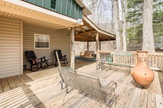 7 Mi to Lake Chatuge Creekside Cabin with Decks! - 9