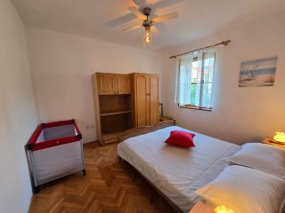 Apartmani ROVINJEZ Komiza - 9