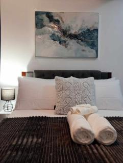 Downtown Makati Malls and Bars at your doorsteps - Manila - 6